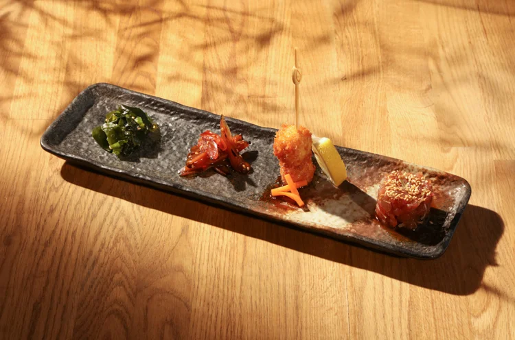 Assortiment sashimi sur plateau