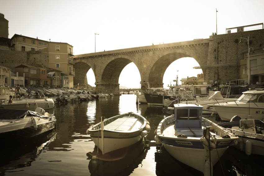 Le Vallon des Auffes au soleil couchant